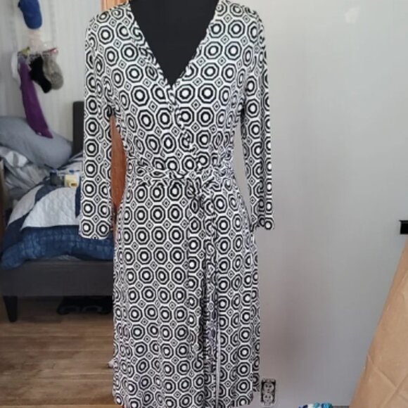 Cynthia Rowley Black and White Wrap Dress with Long Sleeves - Picture 1 of 9